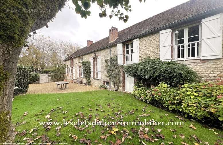 Maison à LORREZ-LE-BOCAGE-PREAUX