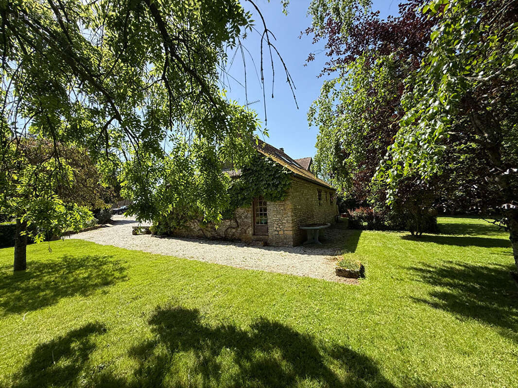 Magnifique corps de ferme sur 7000m²  - sees (périphérie) - photo 2