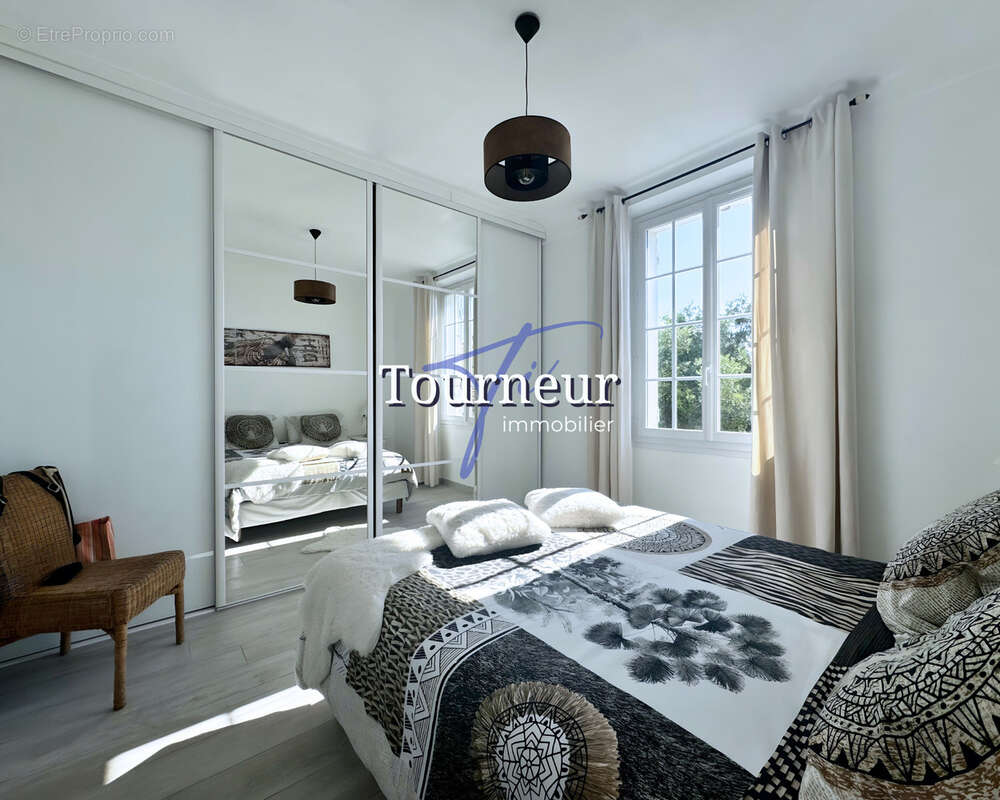 Sanary sur mer hypercentre a 200m du port haut de villa avec jardin et garage - photo 6