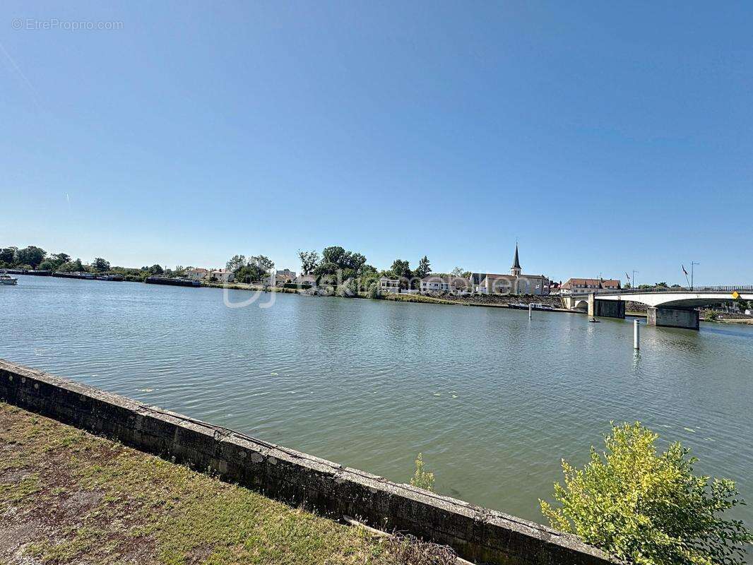 Appartement à SAINT-JEAN-DE-LOSNE