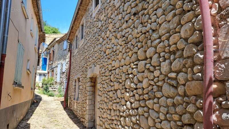 Maison à SAINT-JEANNET