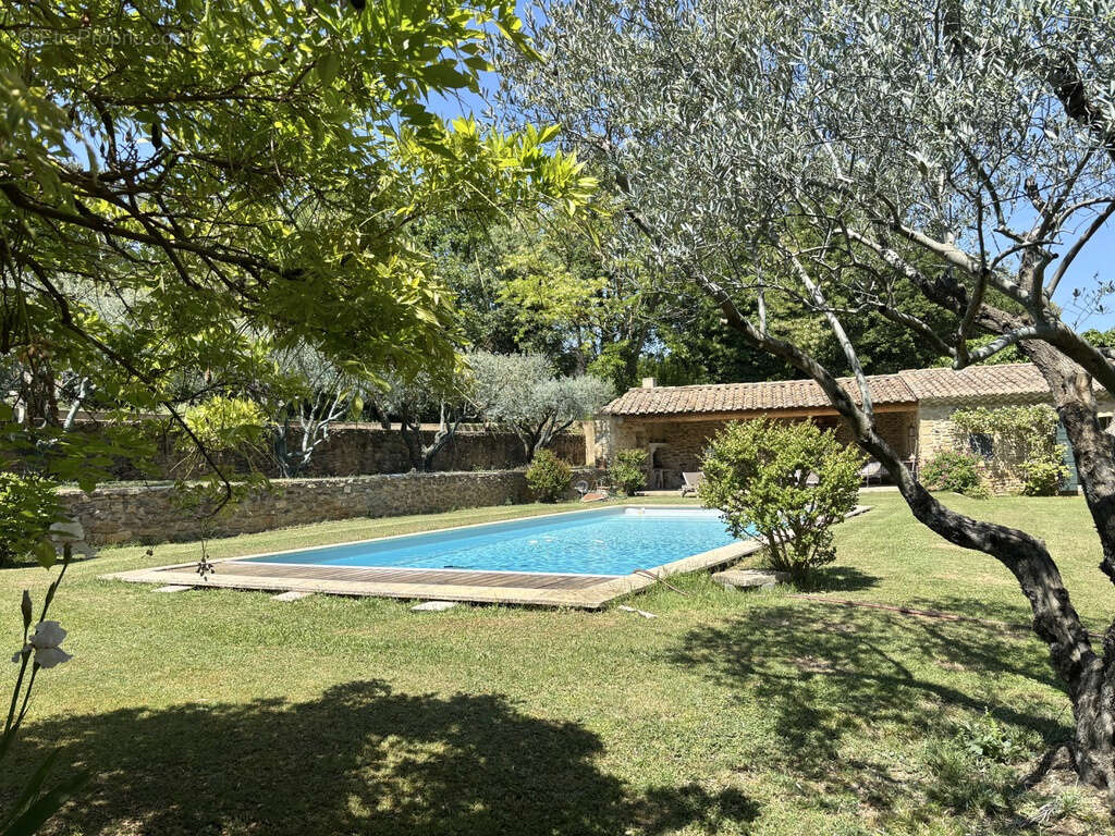 Maison à UCHAUX