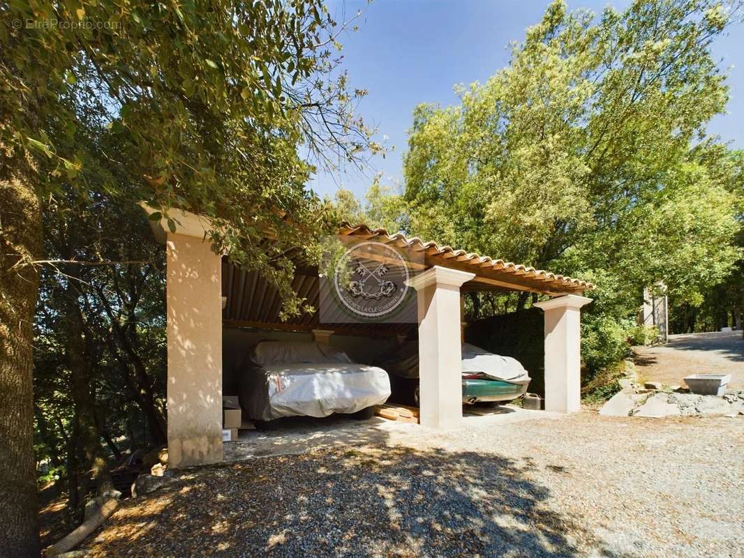 Maison à MONTAUROUX