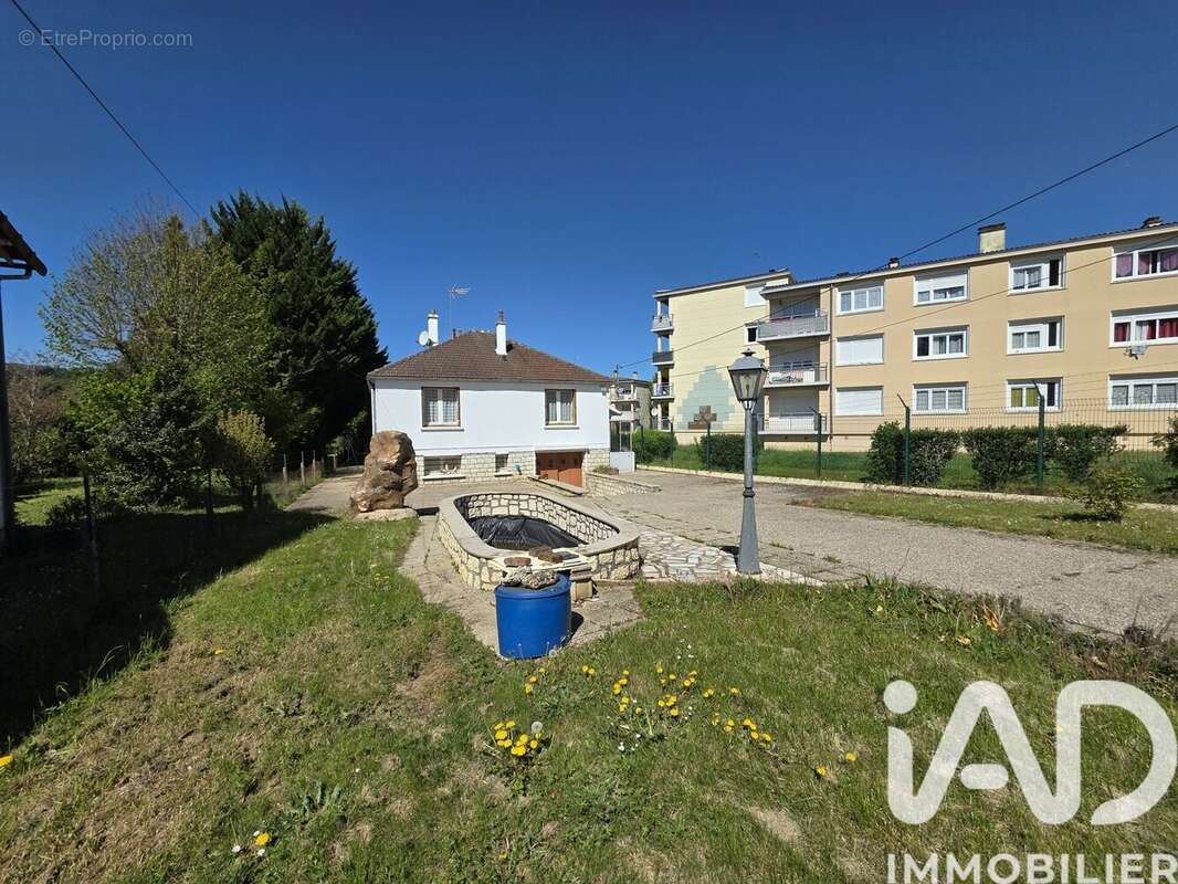 Photo 2 - Maison à VILLENEUVE-SUR-YONNE