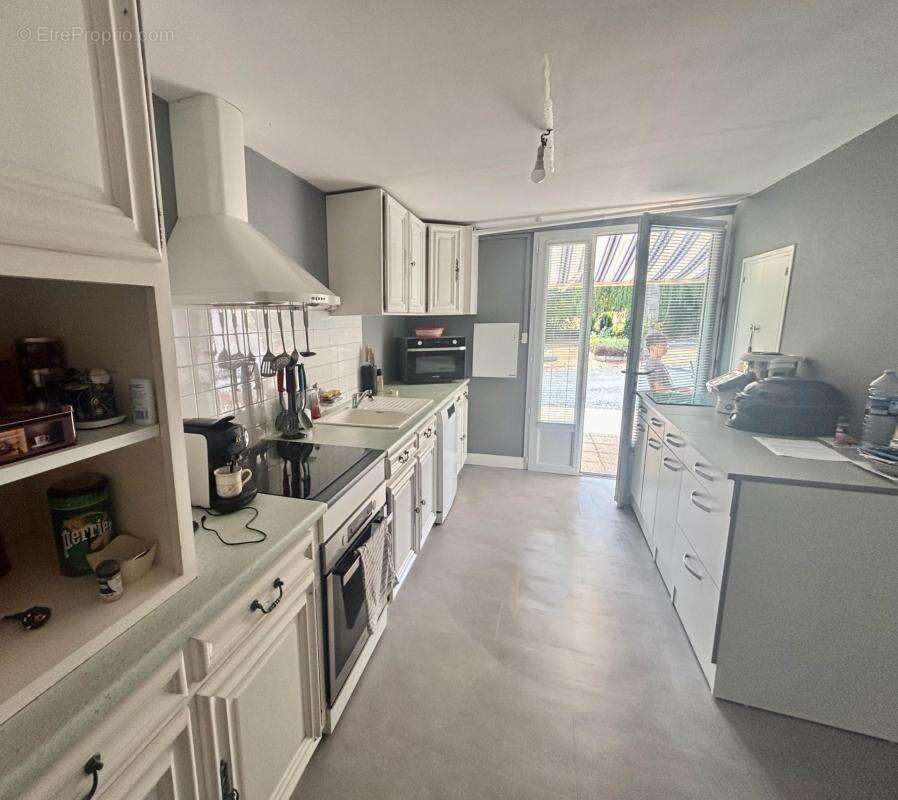 Maison avec dépendances et 6920 m² de terrain - photo 3