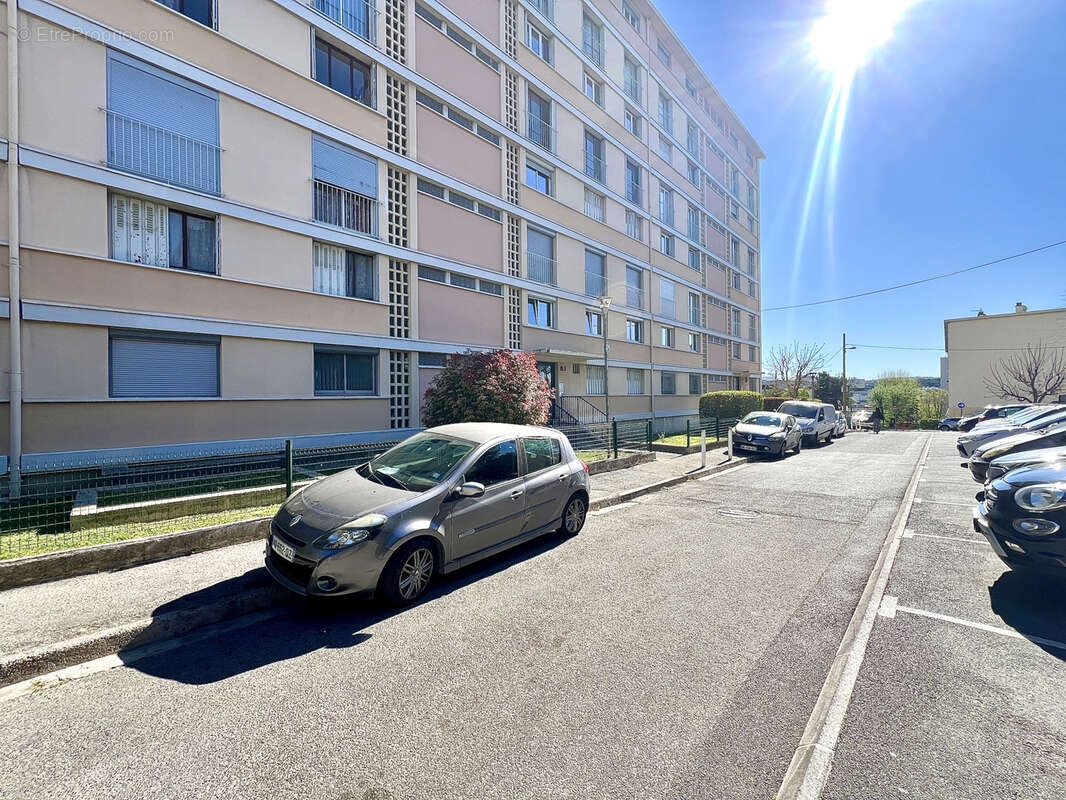 Appartement à MARSEILLE-13E
