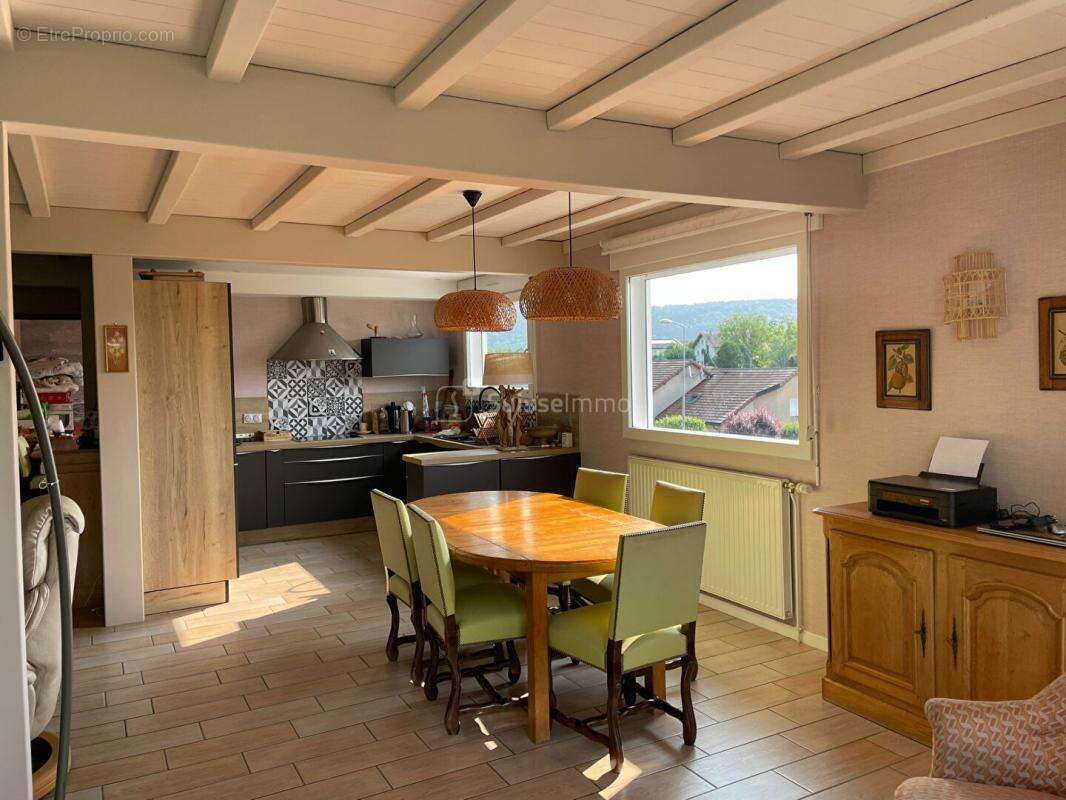 Maison à CHAMPAGNOLE