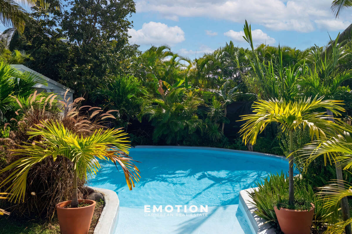 VILLA T5 AVEC Piscine + Jardin - Saint François - photo 10