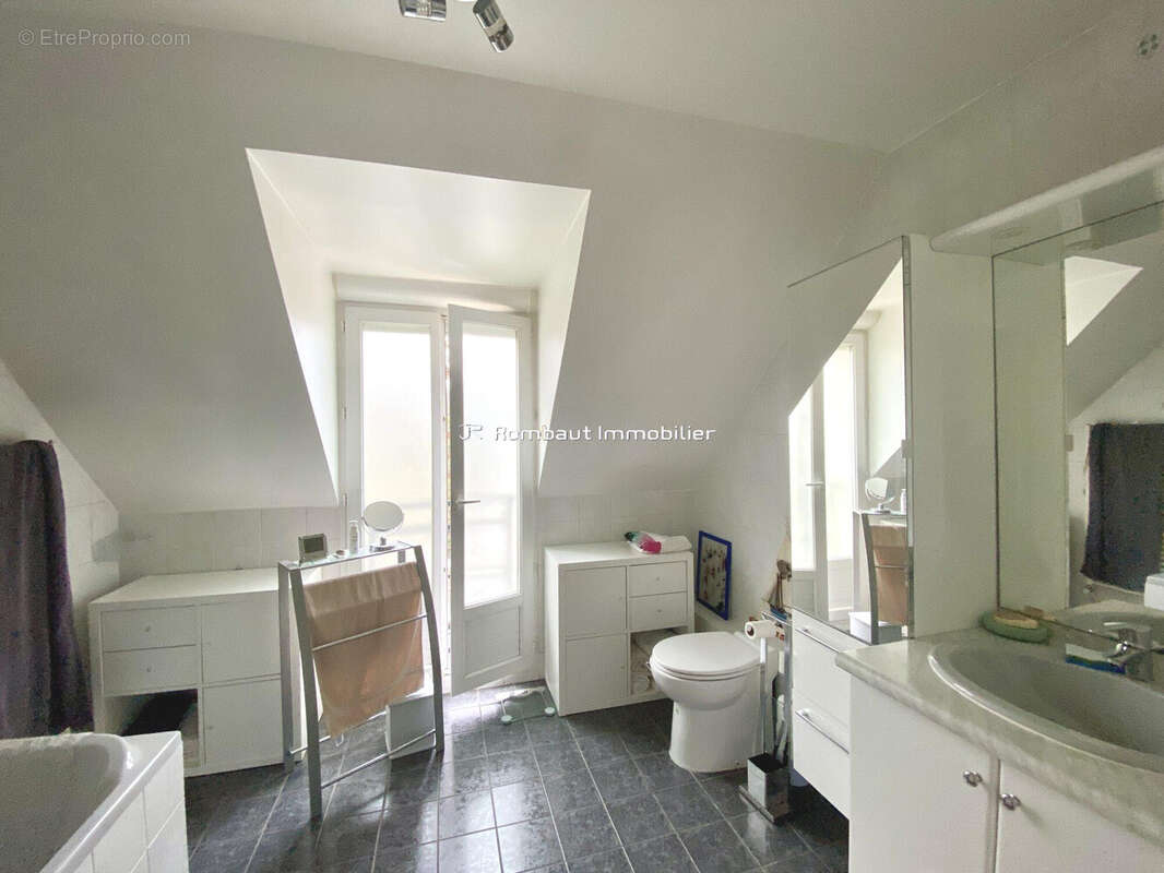 Maison à LA CELLE-SAINT-CLOUD