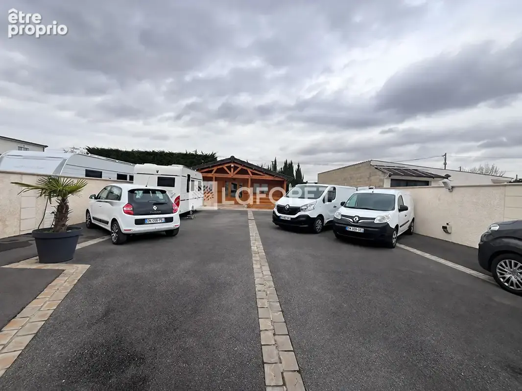 Vigneux-sur-seine ensemble foncier aménagé de 487 m² avec chalet et annexes - photo 2