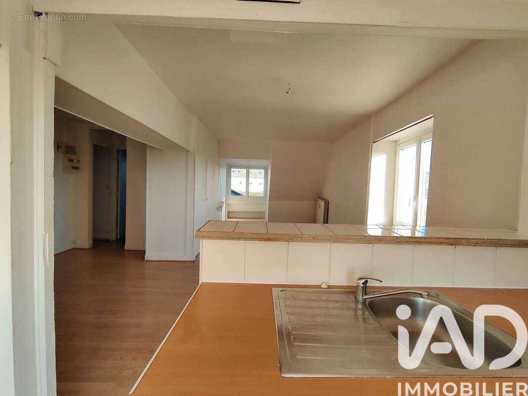 Appartement 55 m² à Sainte-Maure-De-Touraine  - photo 8