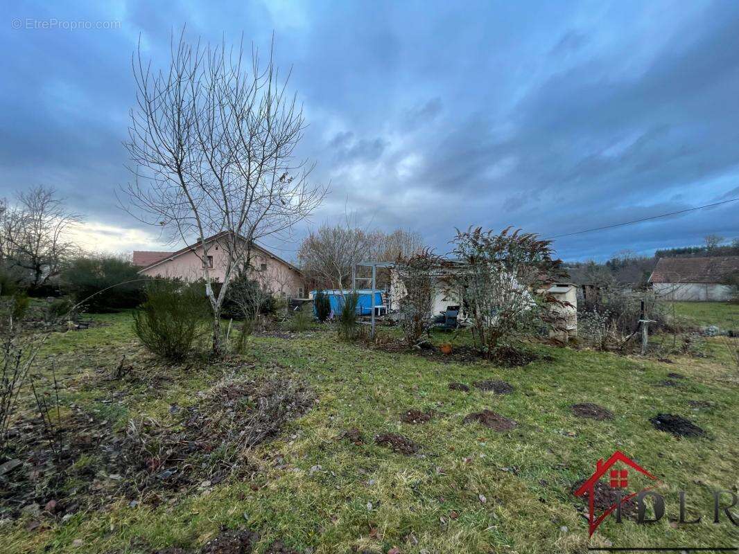 Maison à LA LANTERNE-ET-LES-ARMONTS