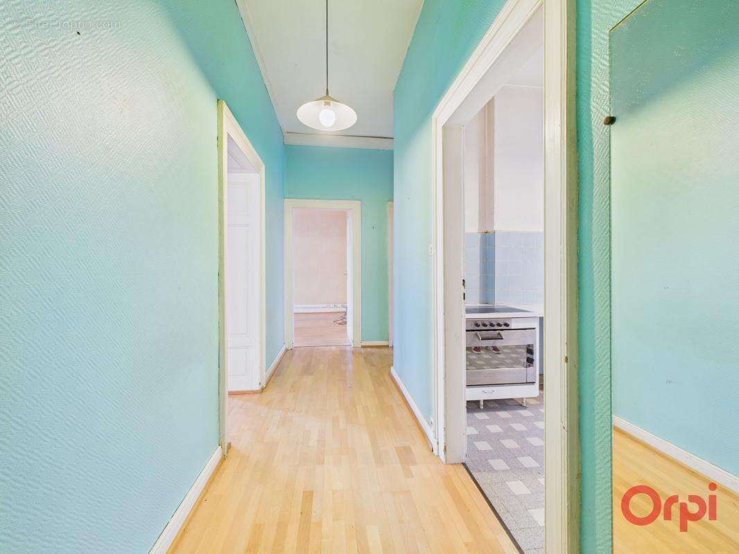 Superbe appartement bourgeois de 130 m² avec balcon - photo 6