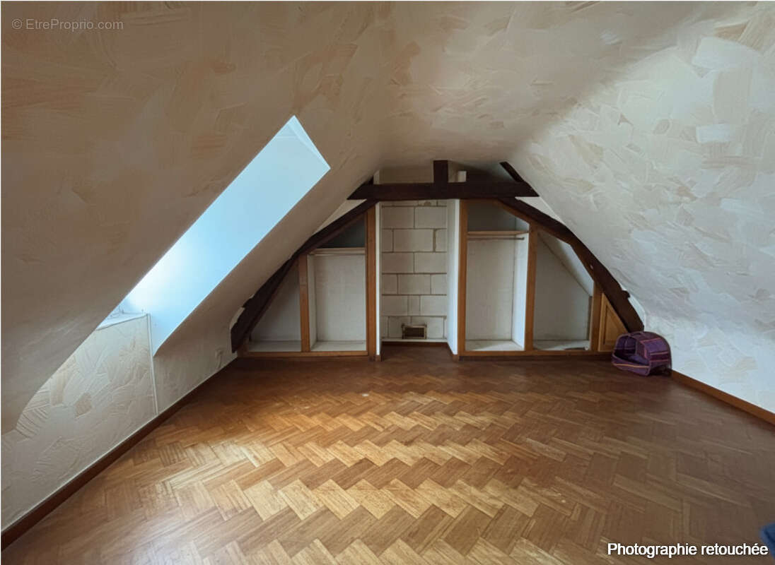 Maison avec dépendances et piscine à Mazé Milon - photo 7