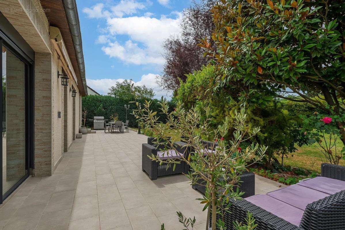 Maison de 7 pièces de 187 m² à Dammartin-en-Goële - photo 17