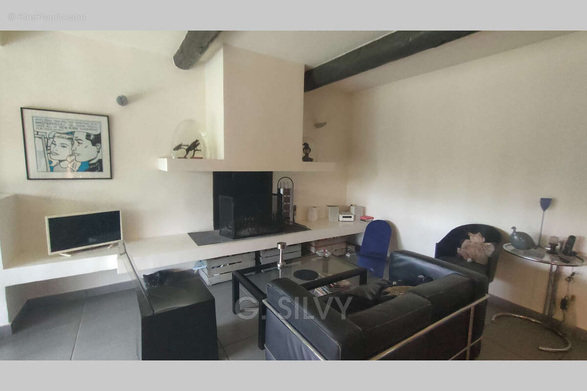 Maison à SUZE-LA-ROUSSE