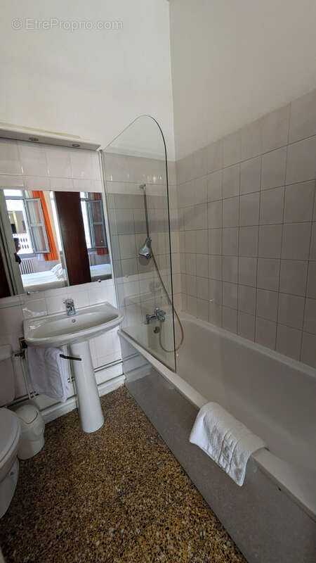 Boutique Hôtel Haussmannien a vendre + Brunch café concept  400 m2 vue sur les toits. - photo 17