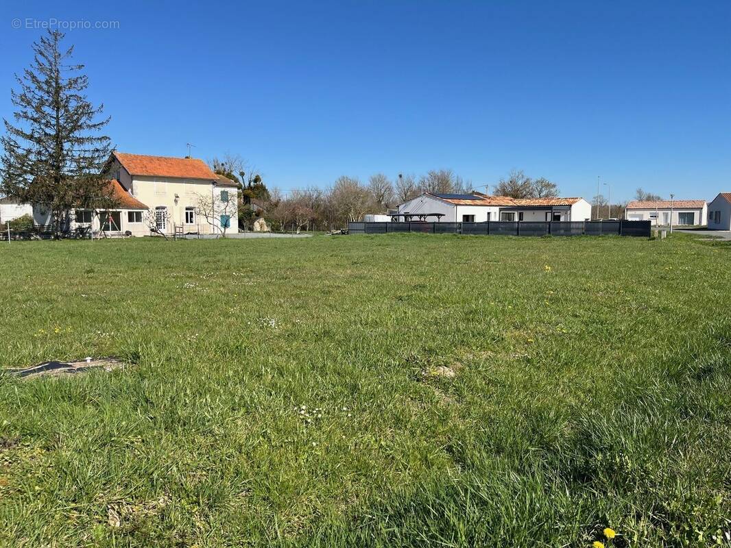 Terrain à LA ROCHELLE