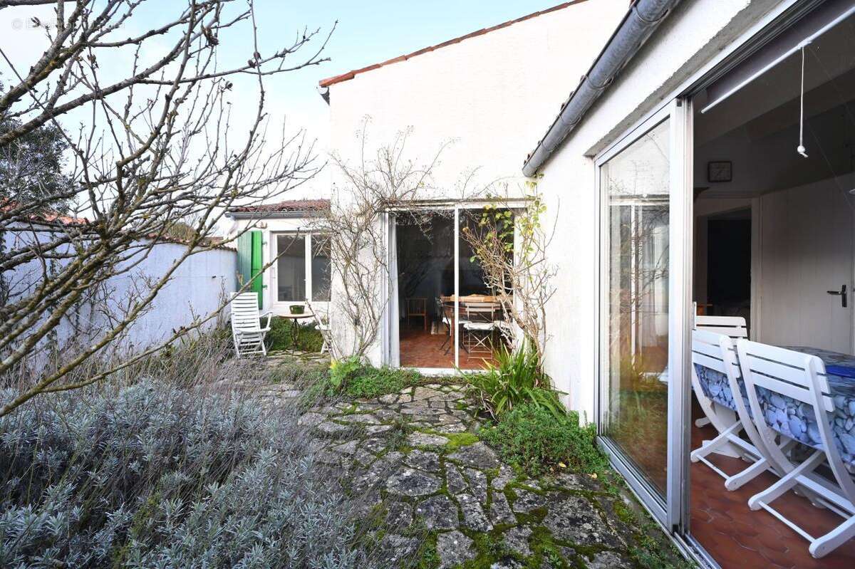 Maison à LES PORTES-EN-RE