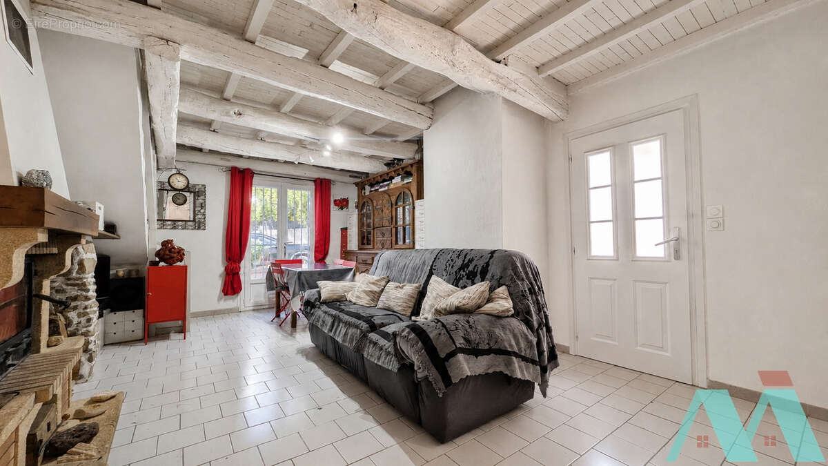 Maison à LE CASTELLET