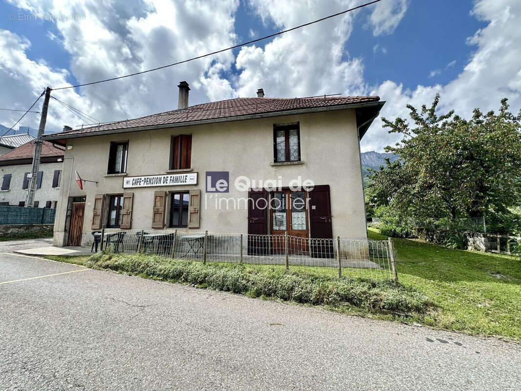Maison à LA TERRASSE
