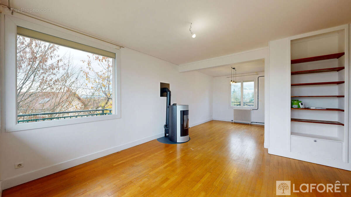 Appartement à YZEURE