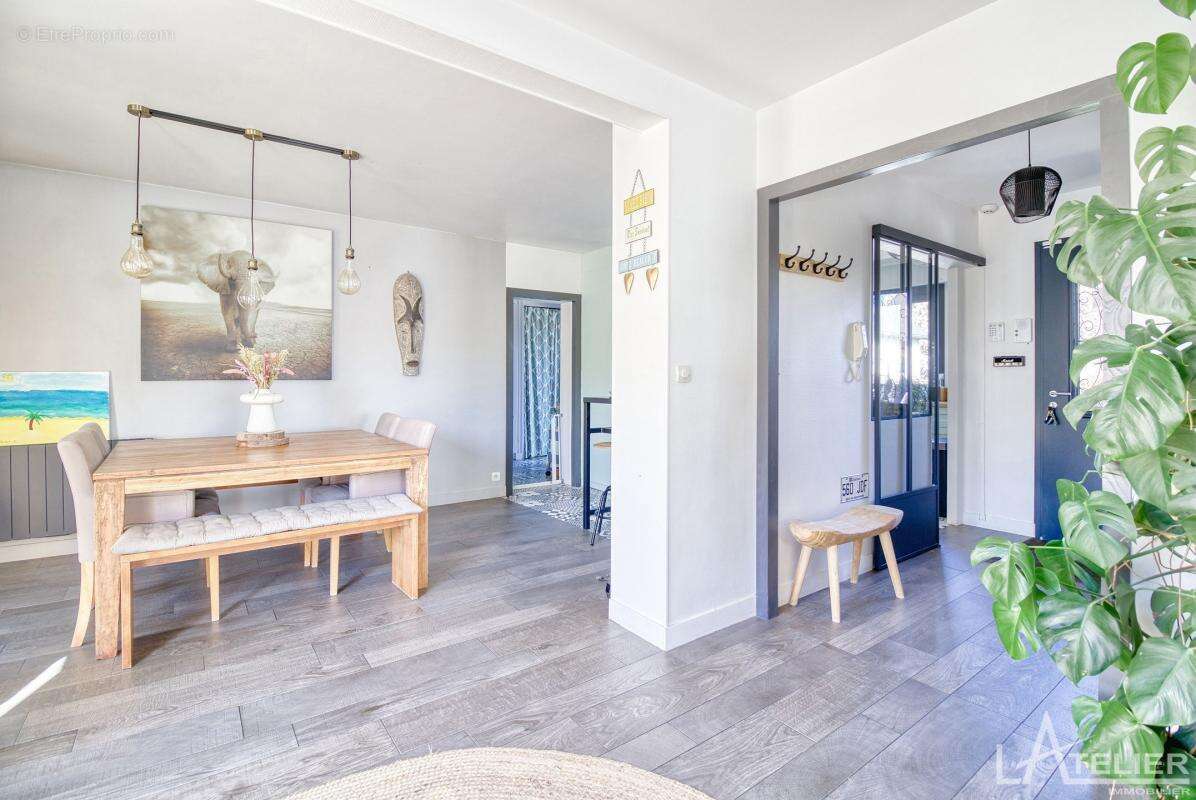 Maison à SAINT-NOM-LA-BRETECHE