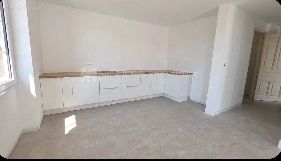 Appartement à LA TURBIE