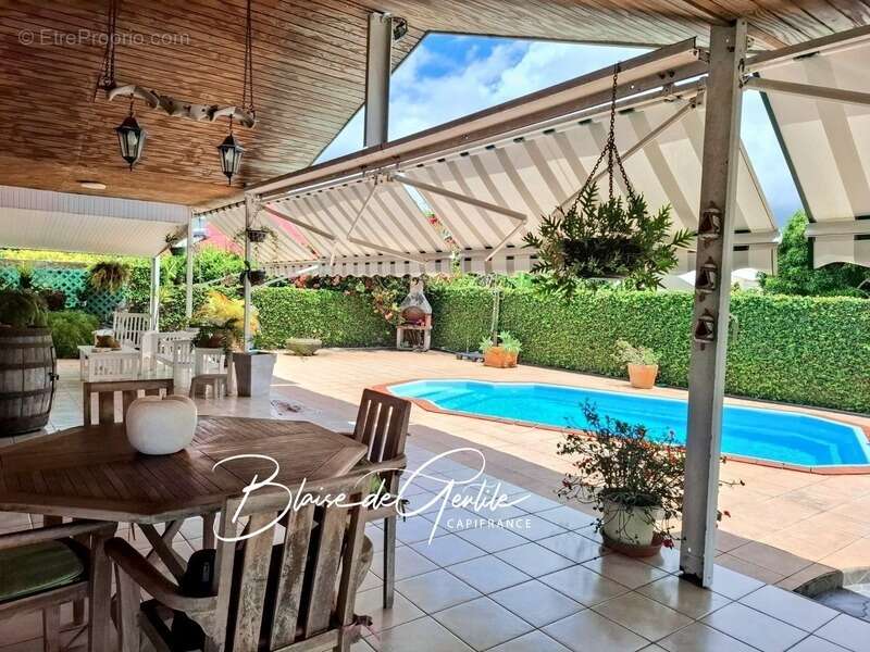 Maison à BAIE-MAHAULT