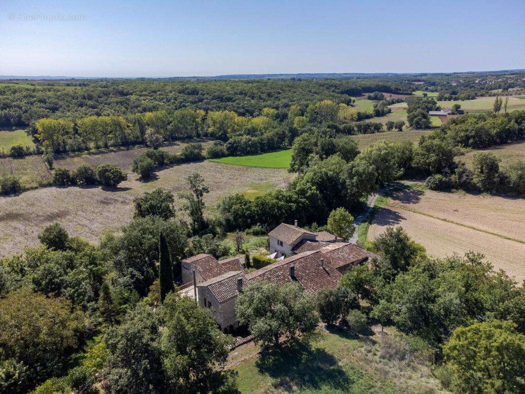 Maison à VILLENEUVE-SUR-VERE