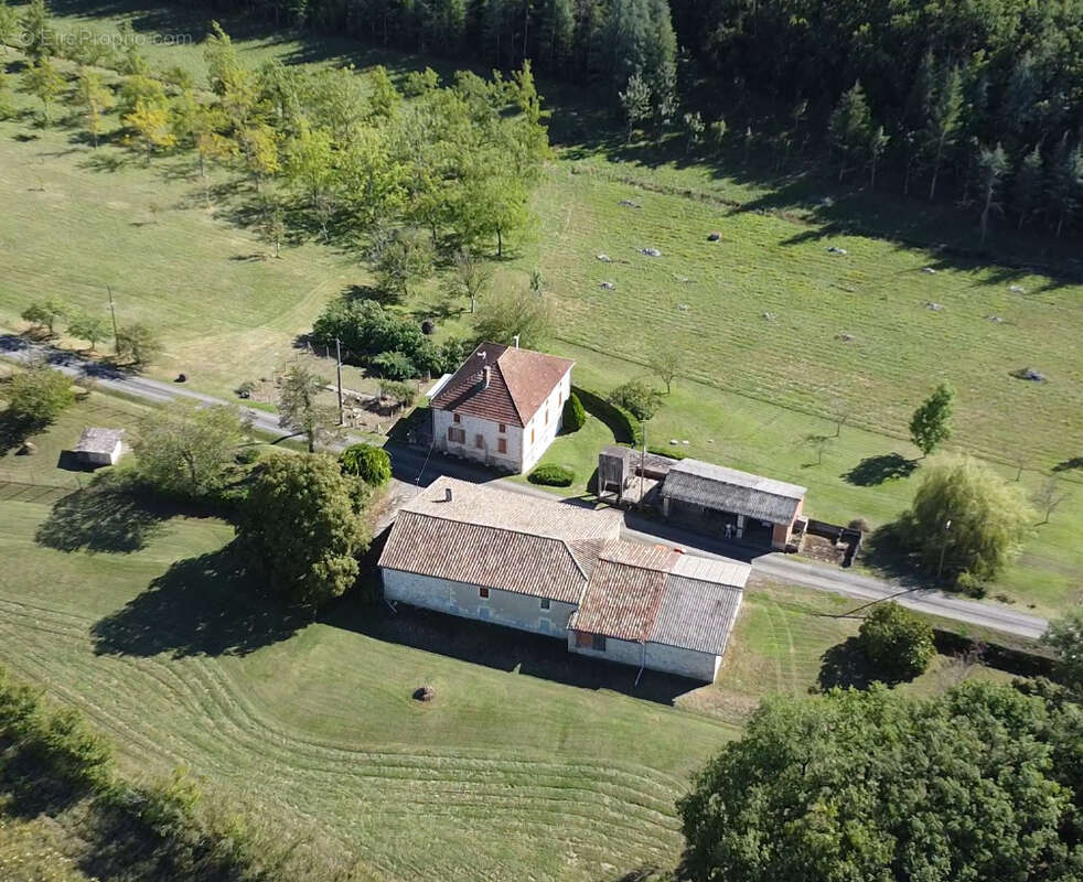 Maison à CAHUZAC-SUR-VERE