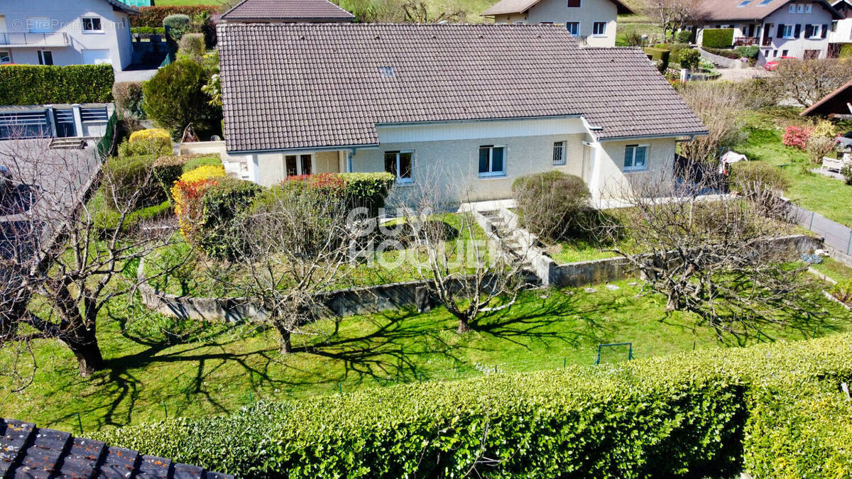 Maison à VIVIERS-DU-LAC