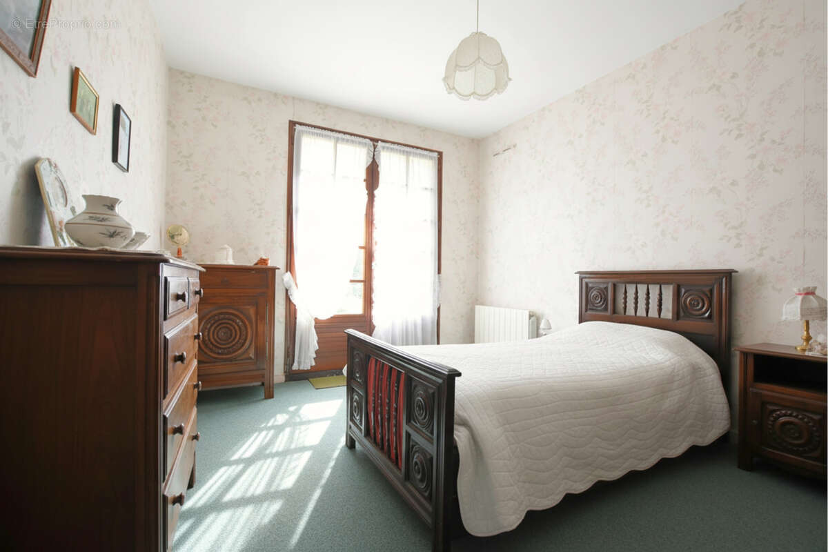 Maison à LES ESSARTS-LE-ROI