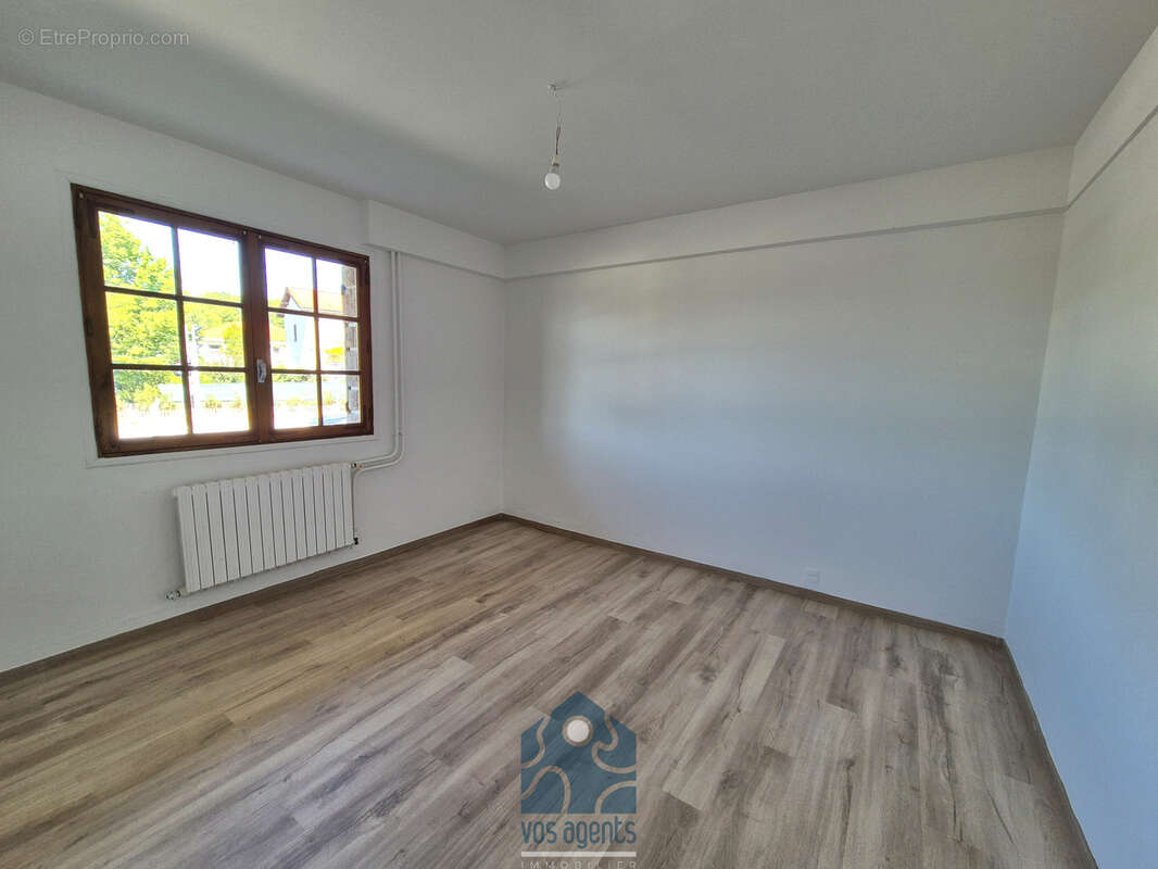 Maison 7 pièces avec balcon et garage - photo 12