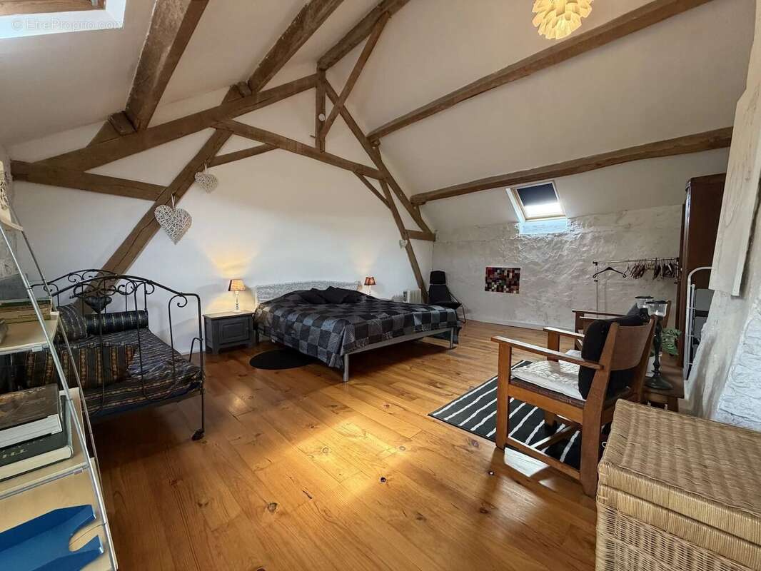 Maison à MONTIGNY-EN-MORVAN