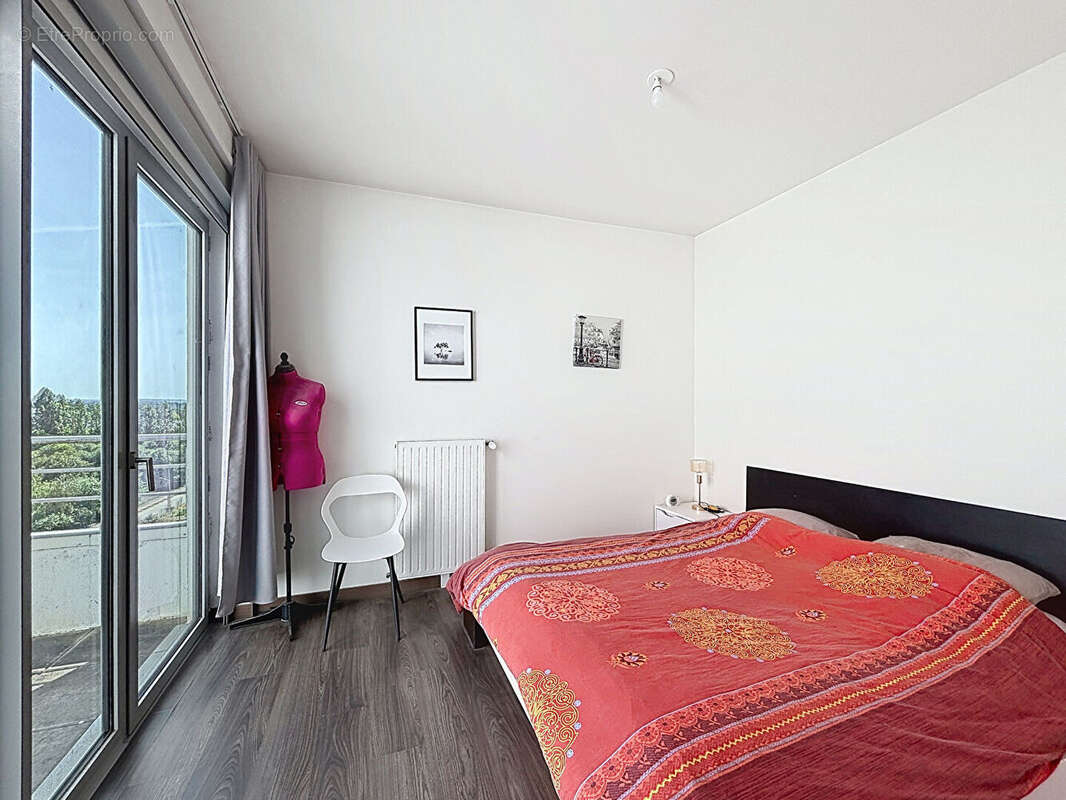 5 pièces - duplex -  3 chambres - 2 terrasses - récent - La Courrouze - Rennes/Saint-Jacques - photo 8