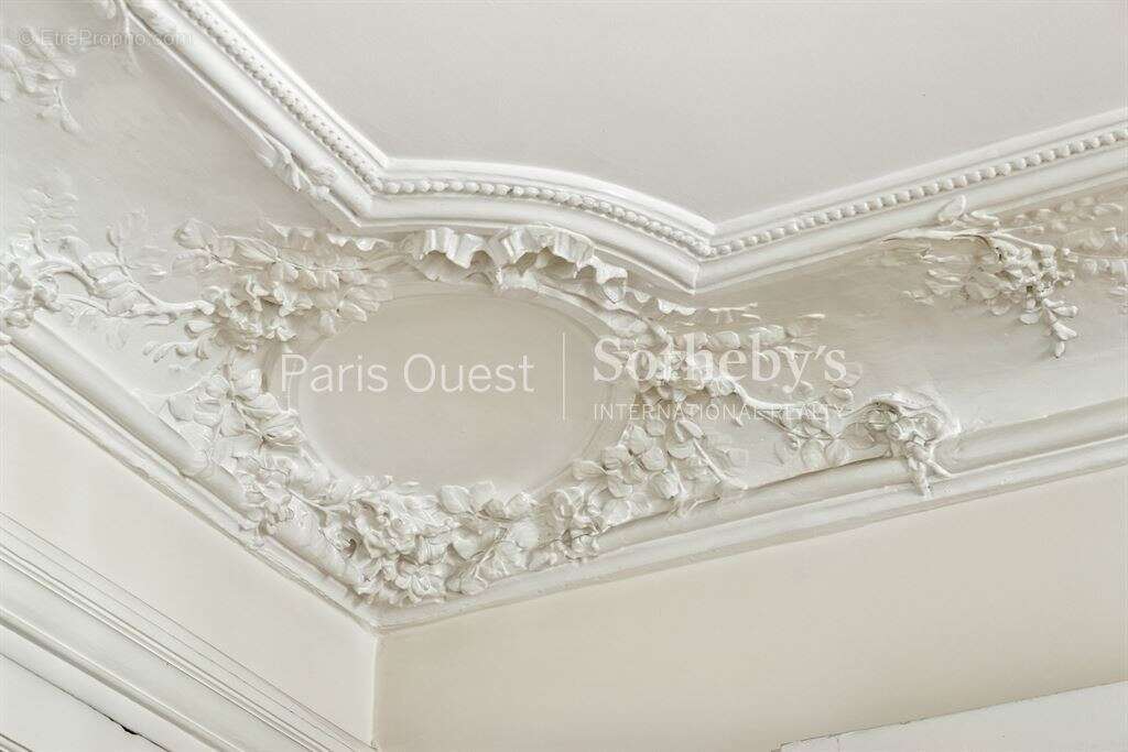 Appartement à NEUILLY-SUR-SEINE