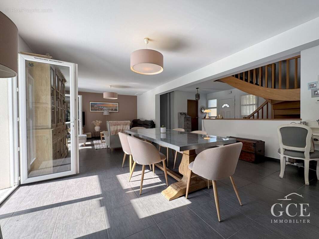 Maison 156 m² à Boucau  - photo 8