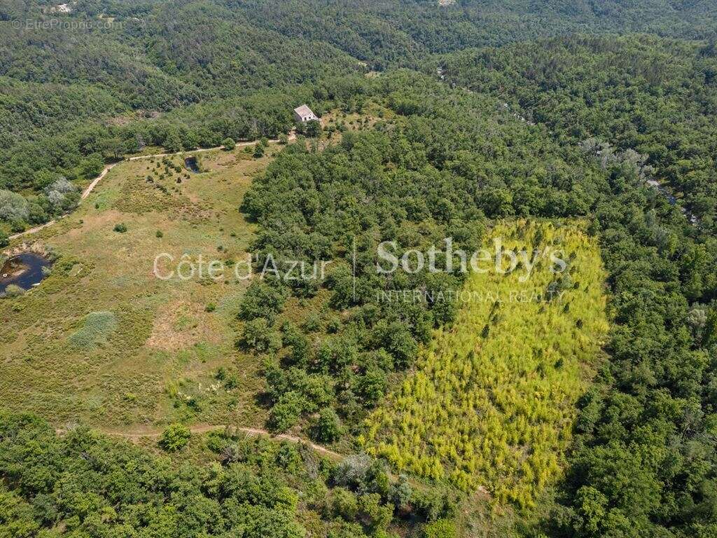 Terrain à FAYENCE