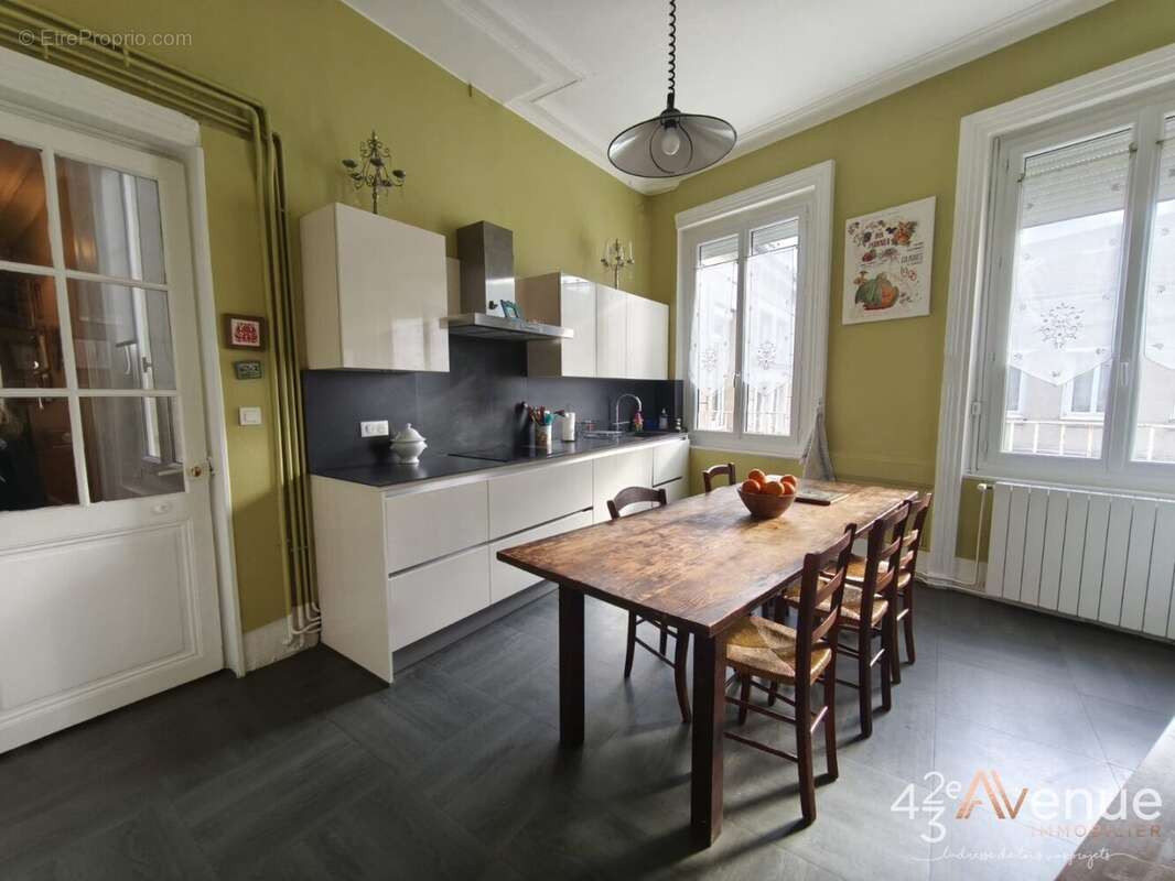 Appartement à SAINT-ETIENNE
