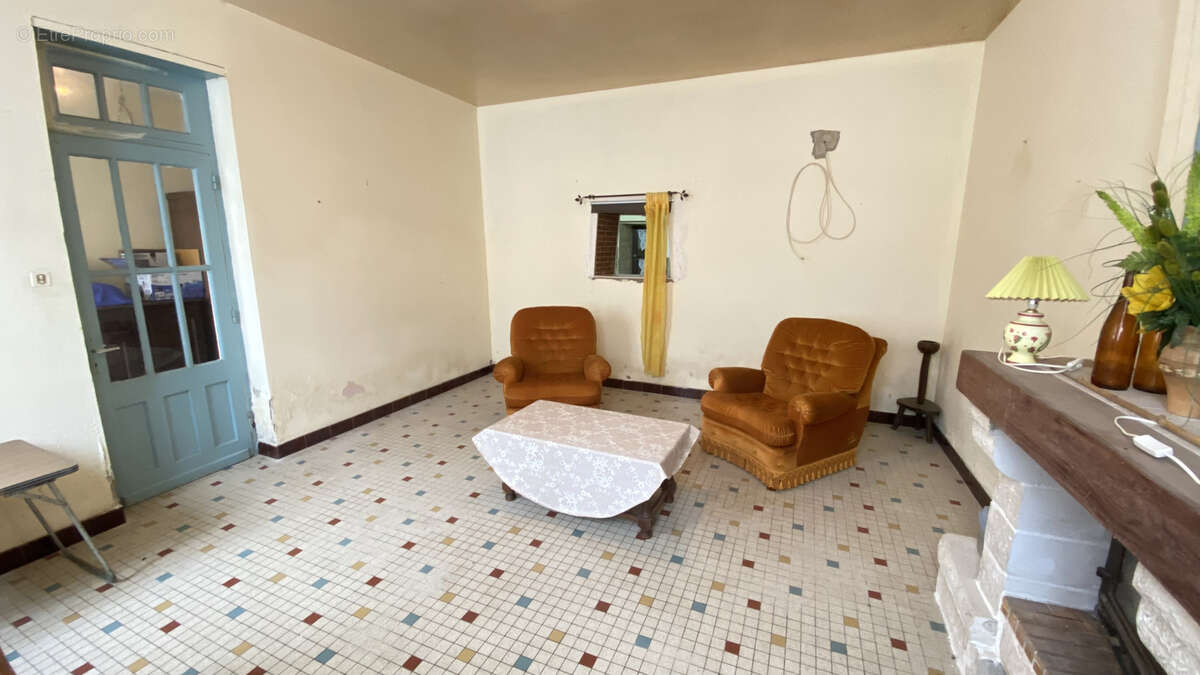 Maison à SAINT-THOMAS-DE-CONAC