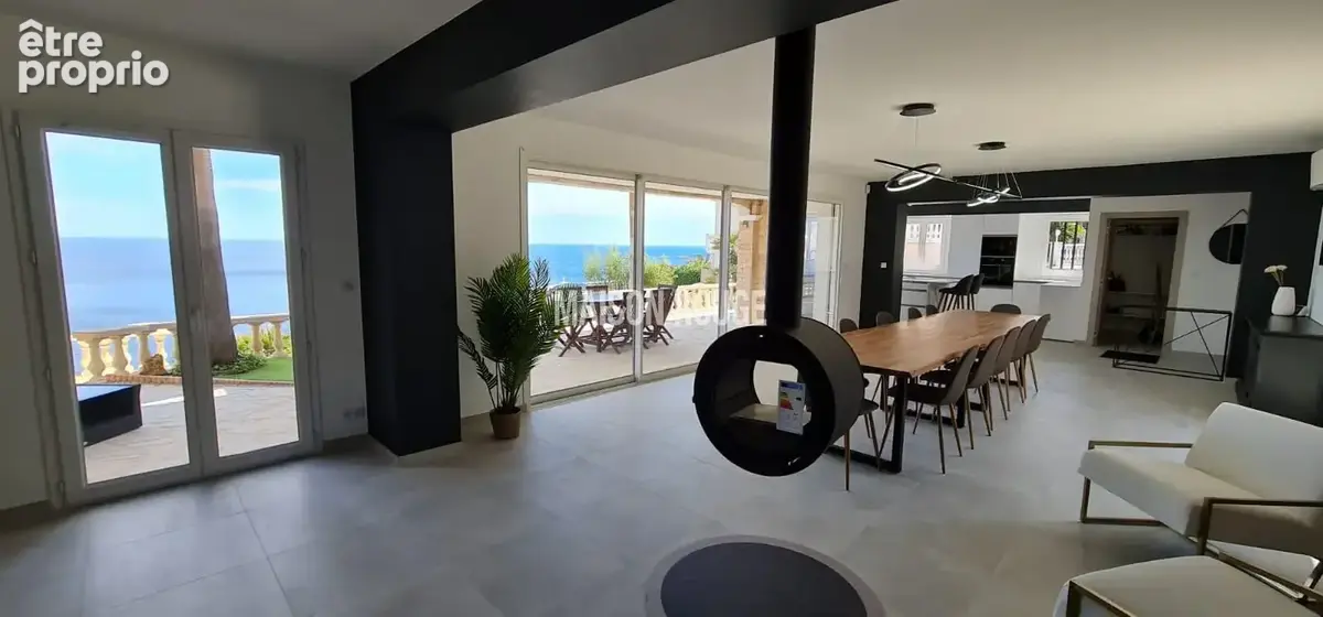 Saint-Raphaël : Villa contemporaine d'exception avec vue mer panoramique et piscine à débordement » - photo 10