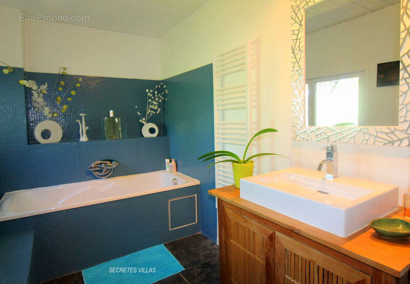 Maison à SALLEBOEUF