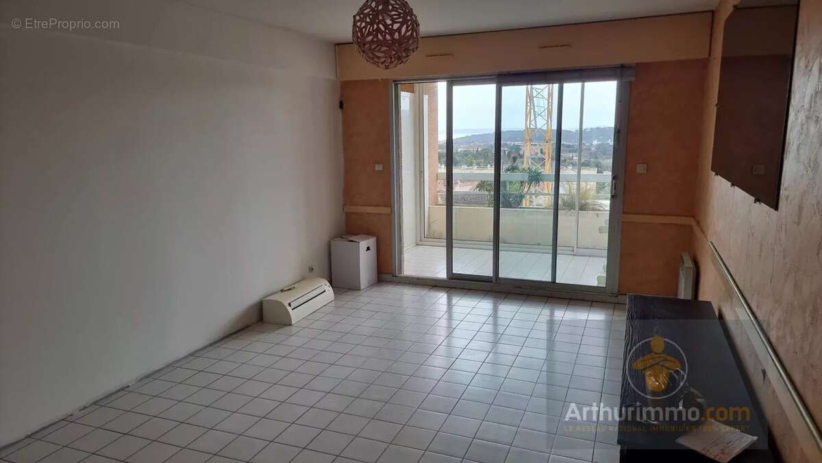 Appartement à BORMES-LES-MIMOSAS