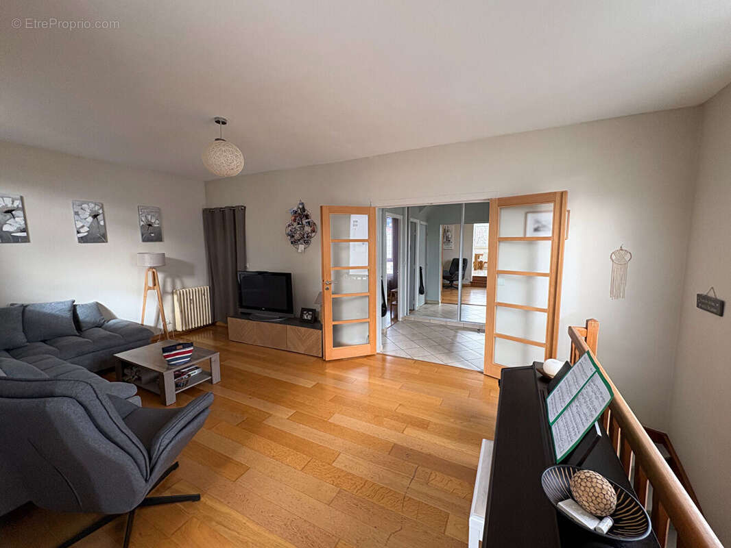 Maison à VERRIERES-LE-BUISSON