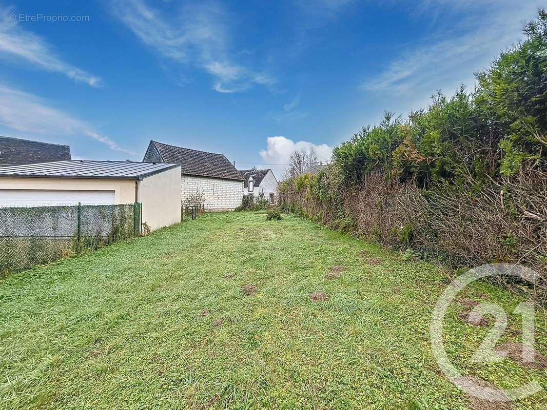 Terrain à MALAY-LE-GRAND