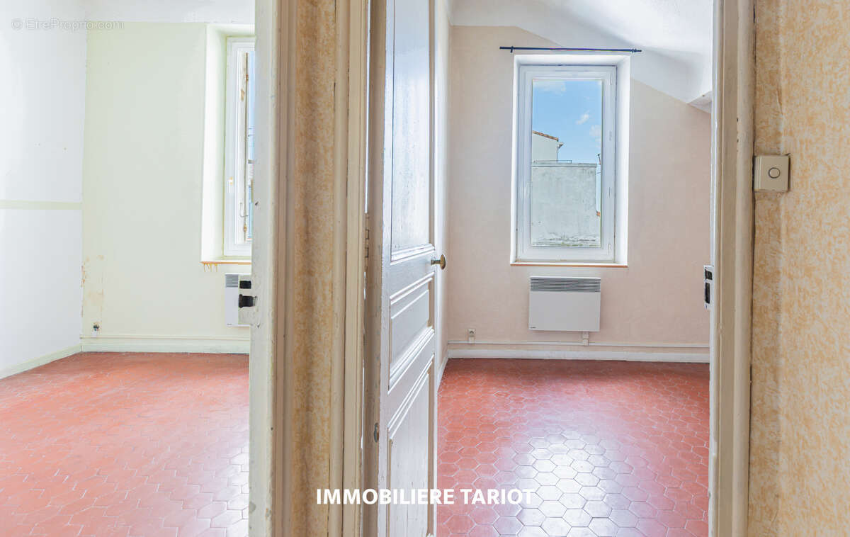 Appartement à MARSEILLE-4E
