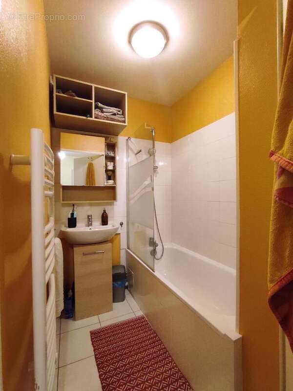   - Appartement à VILLEURBANNE