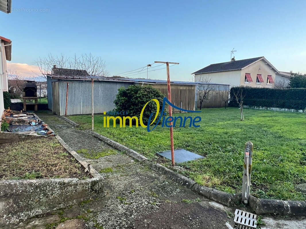 Maison à NIEUIL-L&#039;ESPOIR