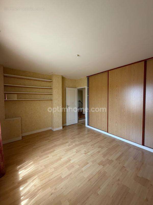 Saint Yrieix. Maison 190 m² sur terrain de 4070 m² - photo 8
